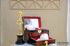 片仔癀两大护肤精品荣获美伊大奖，C位入驻瑞丽新青年未来公社